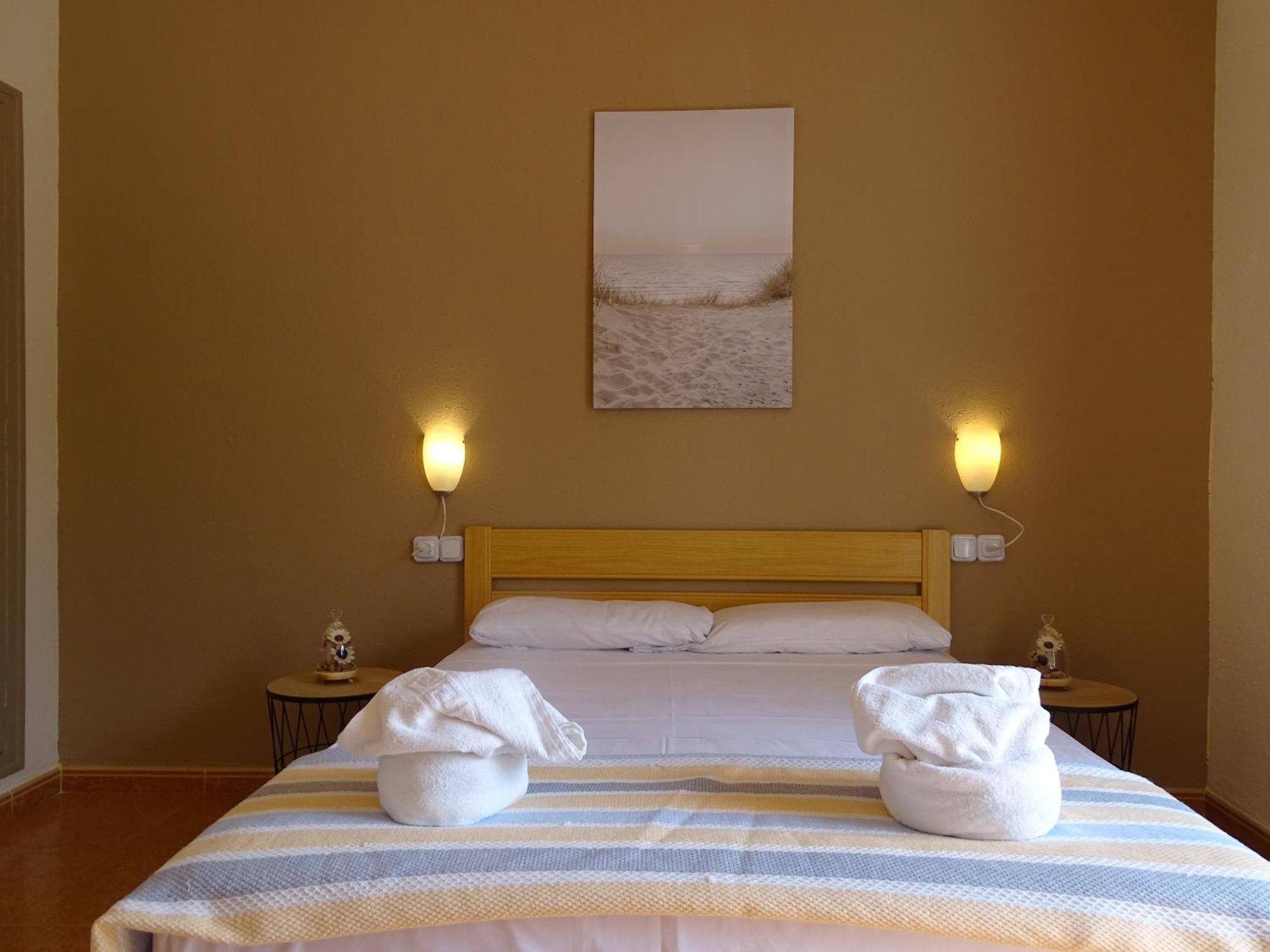 Hostal Lleida Segur de Calafell Luaran gambar