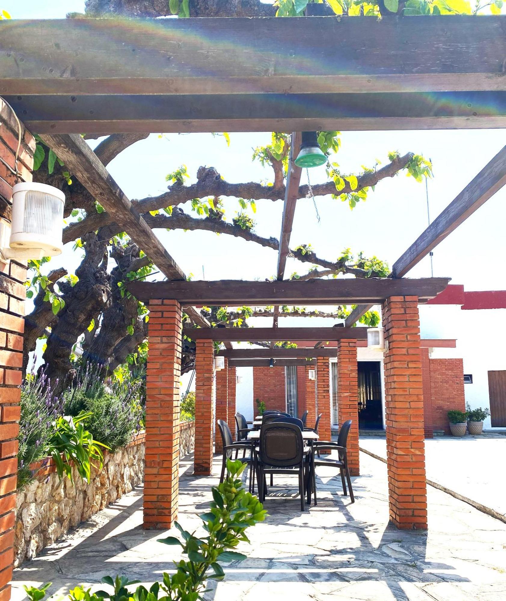 Hostal Lleida Segur de Calafell Luaran gambar